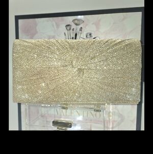 De‎ Margeaux New York Elegant Champagne Clutch Bag With Silver Chain Strap NEW